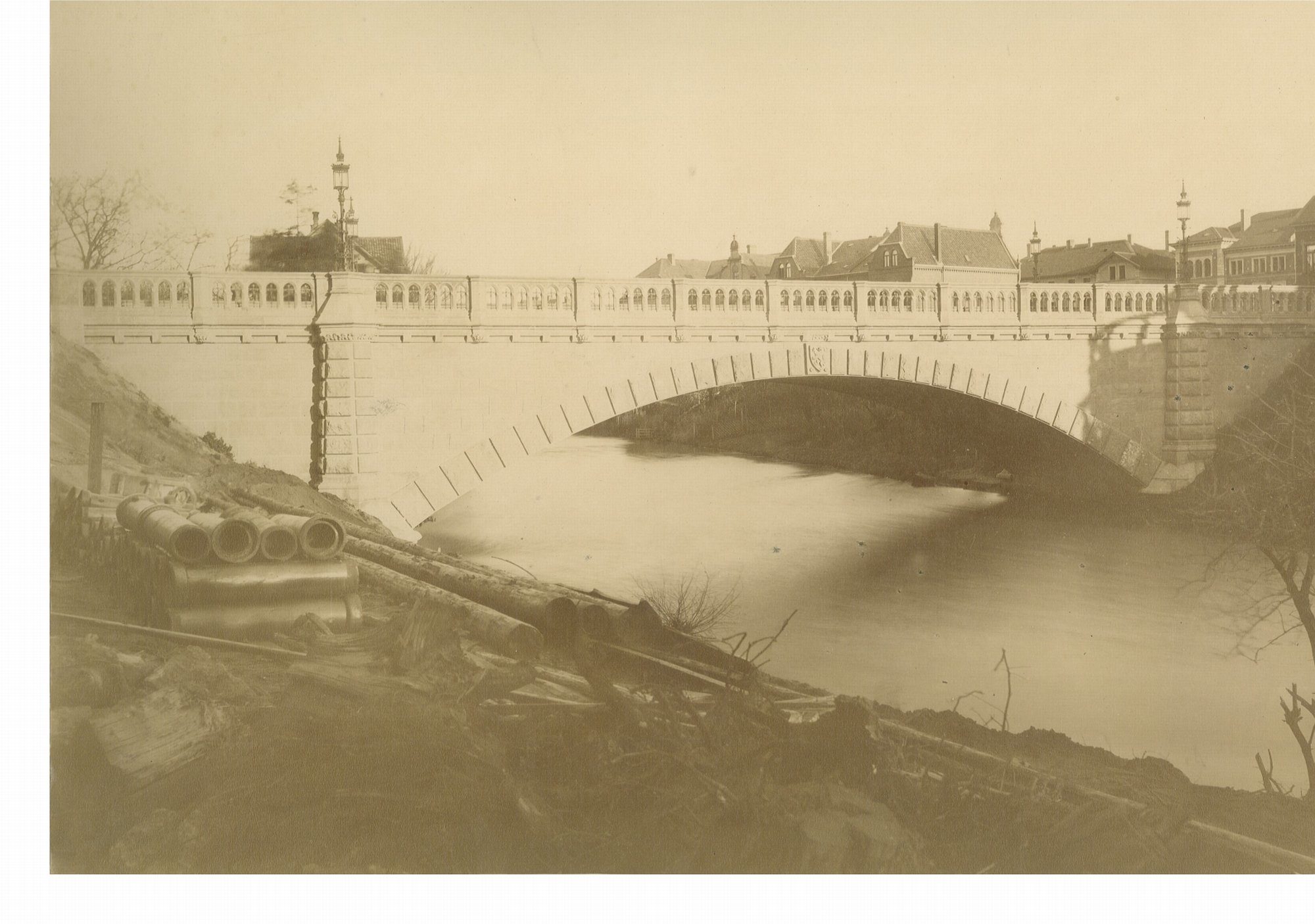 Leonhardbrücke, Südansicht, 1888 (Wird bei Klick vergrößert)