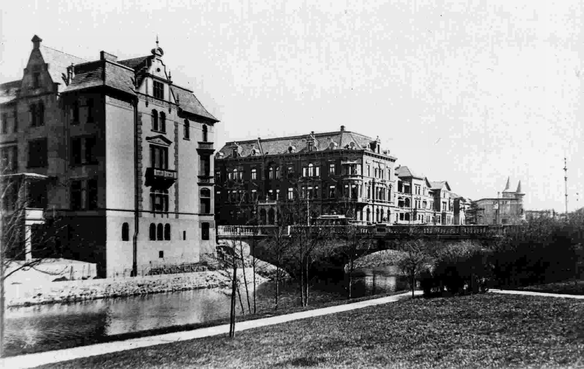 Theaterbrücke, Nordwestansicht, um 1910 (Wird bei Klick vergrößert)