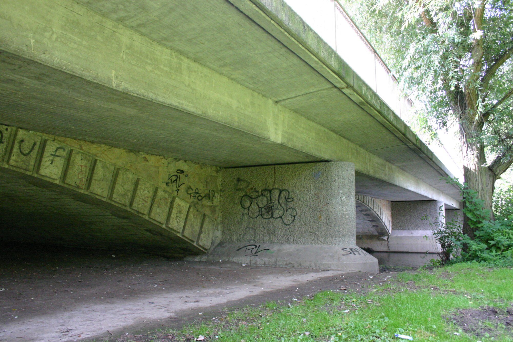 Wendenringbrücke, Ansicht vom Ostufer, 2010 (Wird bei Klick vergrößert)