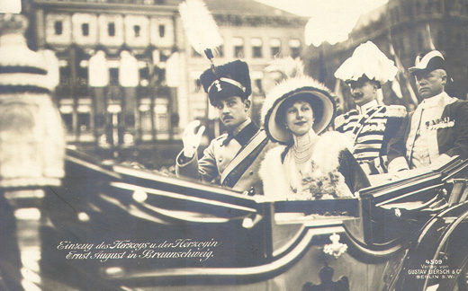 Einzug des Herzogpaars Ernst August und Prinzessin Viktoria Luise (Wird bei Klick vergrößert)