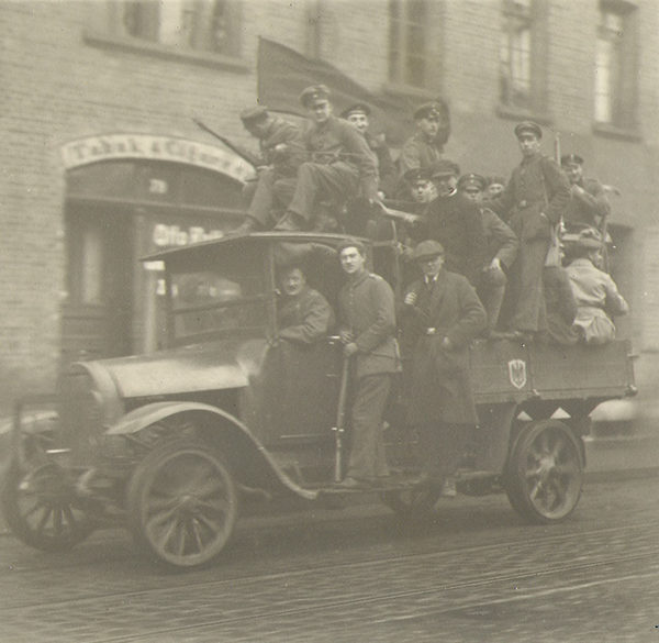 Revolutionstruppen 1918 (Wird bei Klick vergrößert)