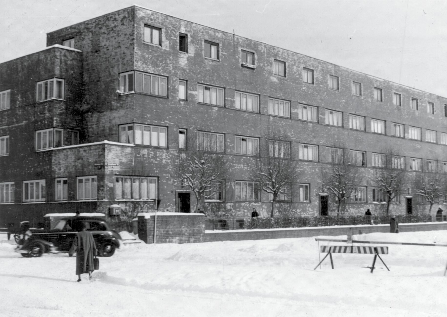 Rege Bautätigkeiten: Von 1955 bis 1956 verdoppelt sich die Zahl der Wohnungen im Bebelhof. (Wird bei Klick vergrößert)