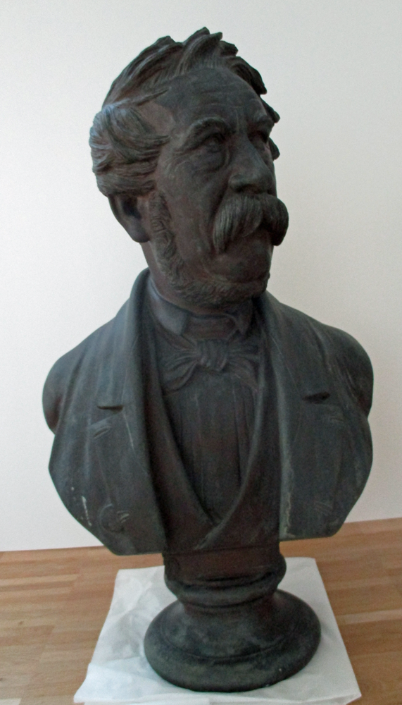 Büste aus Bronze von Wilhelm Habich, 1873 (Leihgabe des Städtischen Museums Braunschweig) (Wird bei Klick vergrößert)