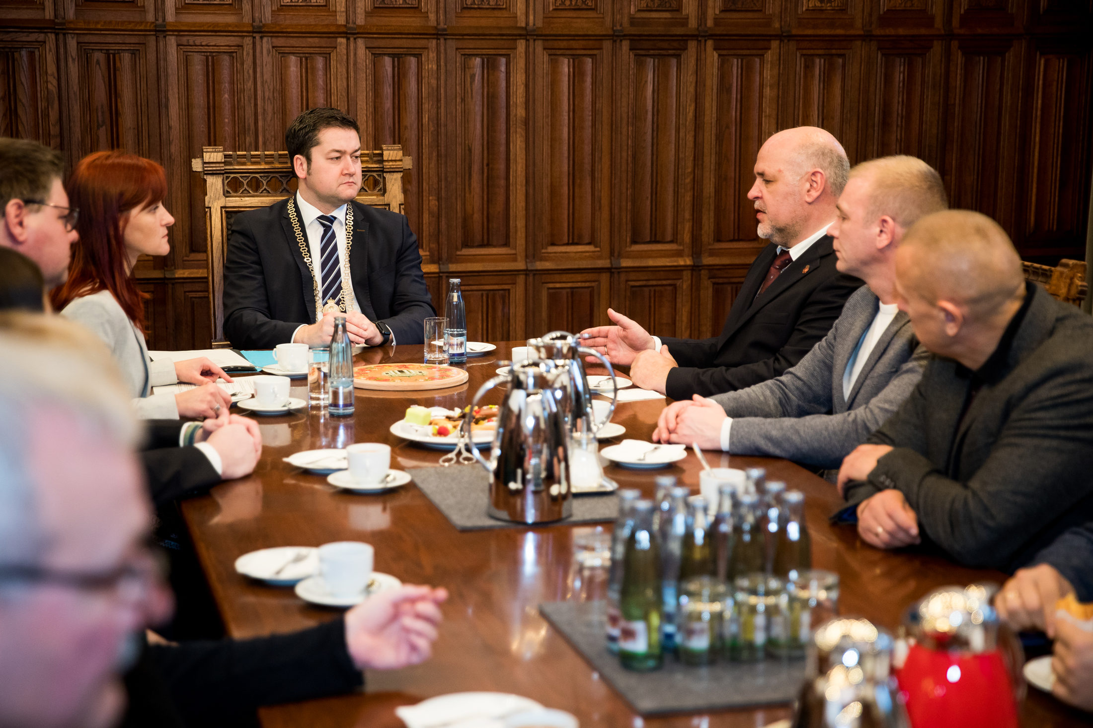 Arbeitsgespräch mit Oberbürgermeister Dr. Thorsten Kornblum und Vertretern des Rates. (Wird bei Klick vergrößert)