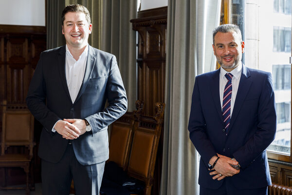 Oberbürgermeister Dr. Thorsten Kornblum mit dem tunesischen Konsul Nader Bousrih (Zoom on click)