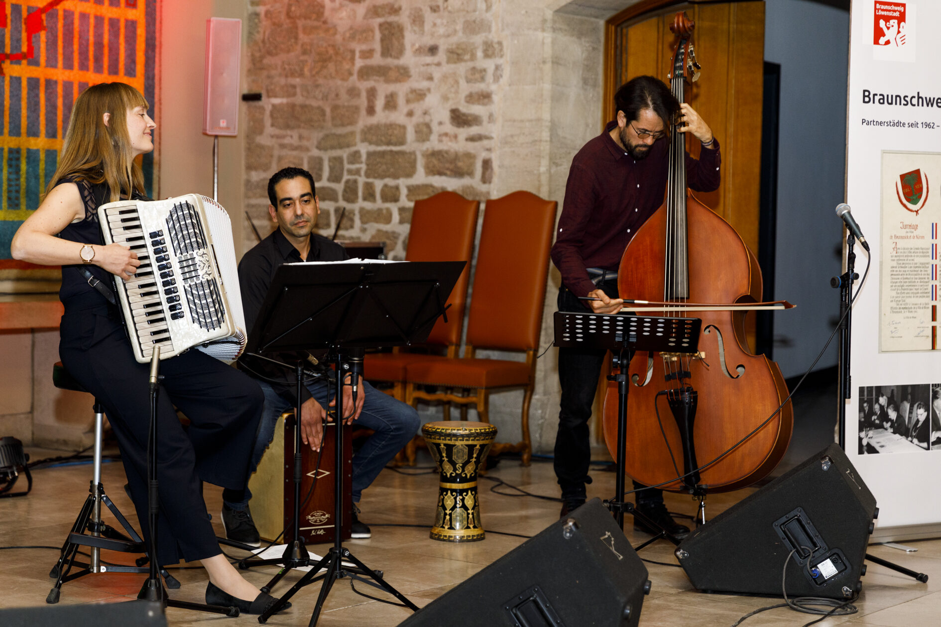 Braunschweigs Weltmusikband "Les soleils". (Zoom on click)