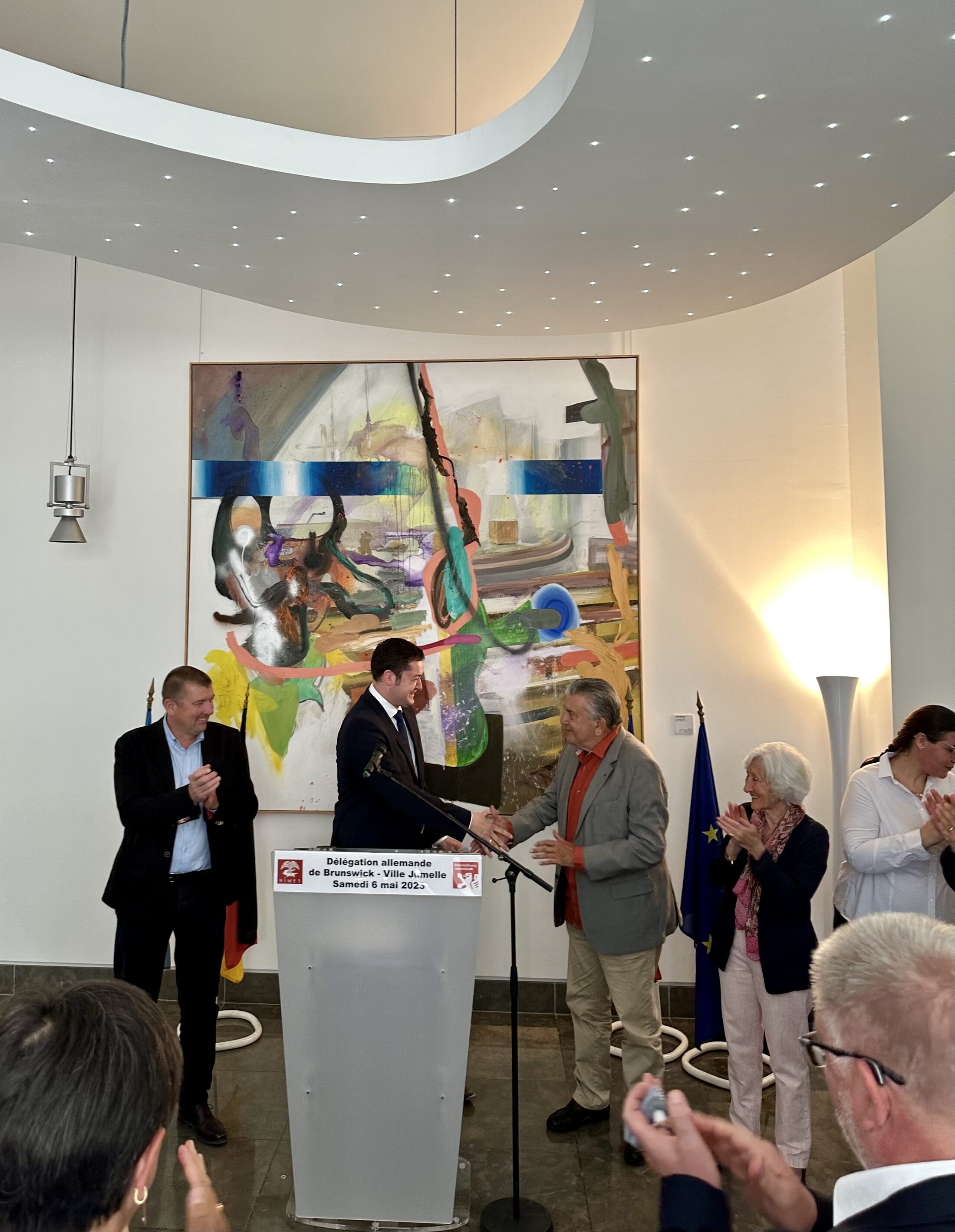 Empfang im Nîmer Rathaus, v.l.n.r.: Beautragter für Städtepartnerschaften und Handwerk Jean-Marc Campello, OB Dr. Kornblum und Nîmes Bürgermeister Jean-Paul Fournier, Ratsmitglied Marie-Chantal Barbusse (Wird bei Klick vergrößert)