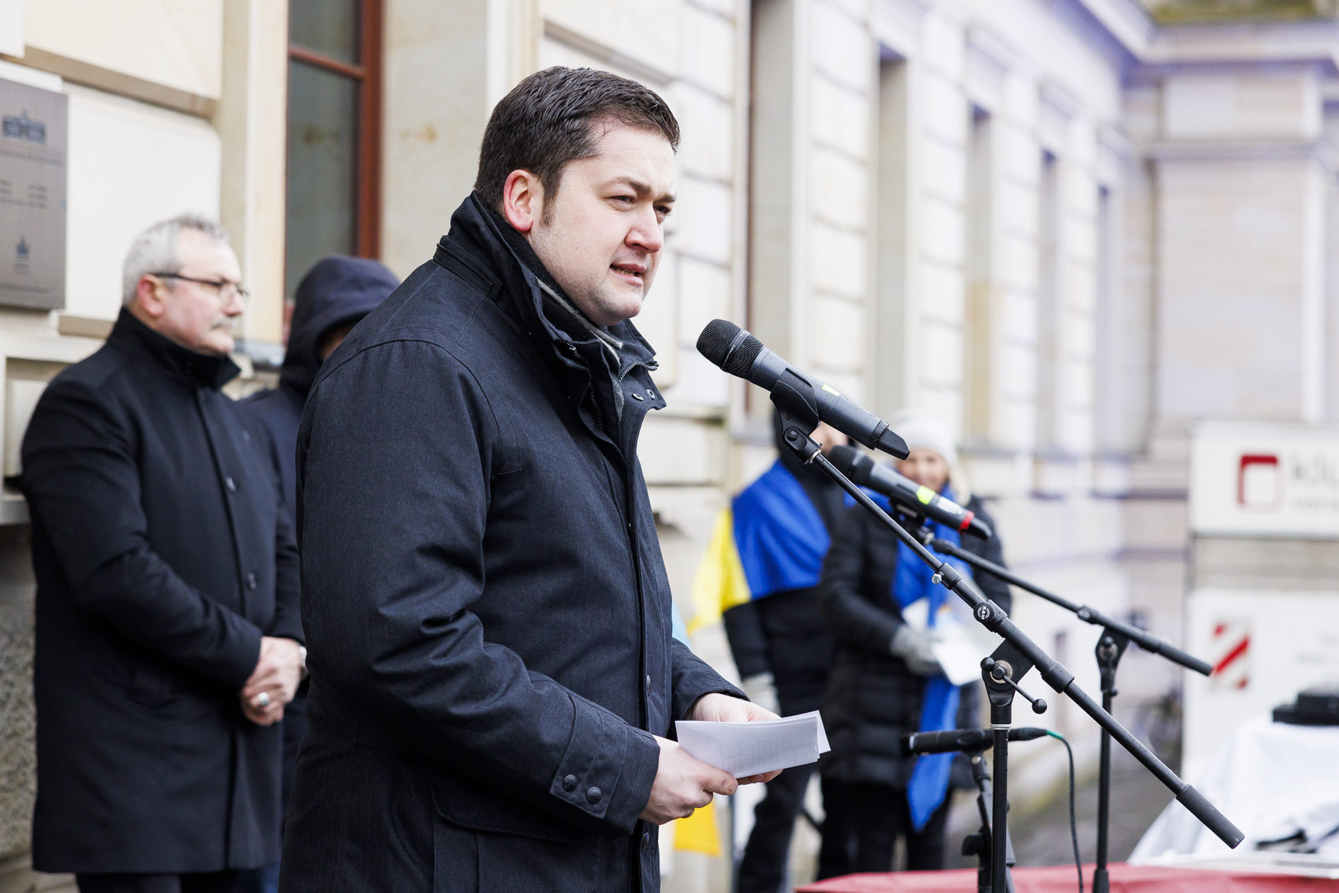 Oberbürgermeister Dr. Thorsten Kornblum gedenkt der Opfer in der Ukraine (Wird bei Klick vergrößert)