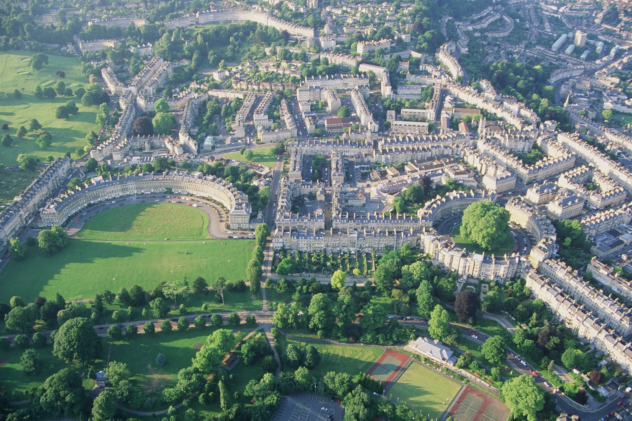 Luftaufnahme „The Circus“ und „Royal Crescent“ (Zoom on click)