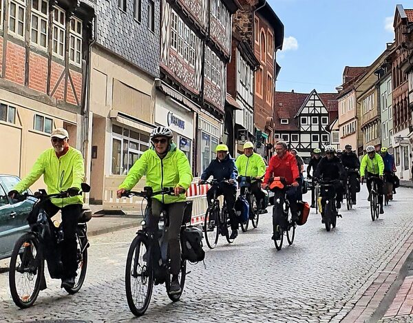 Einfahrt auf den Marktplatz in Helmstedt. (Wird bei Klick vergrößert)