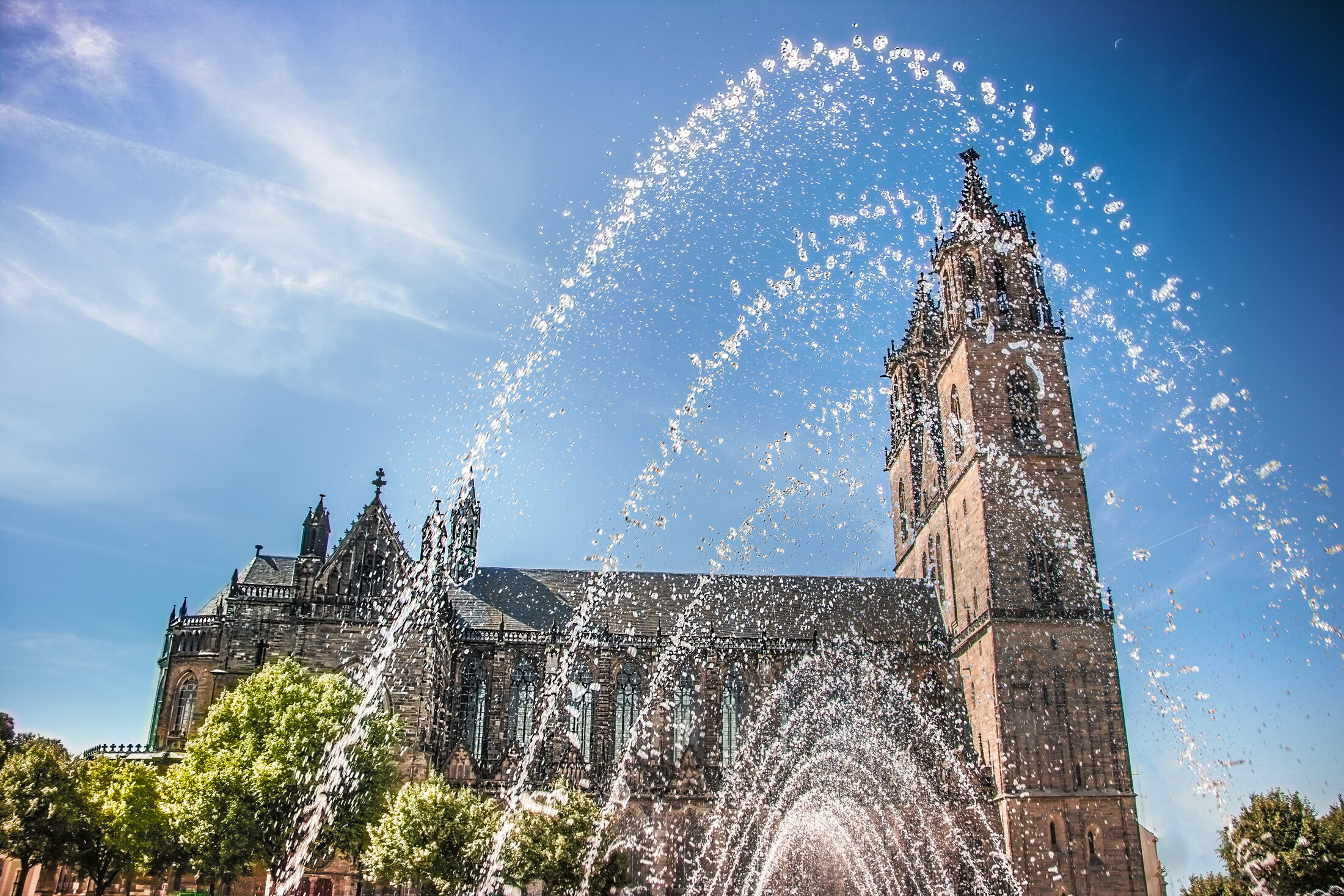 Dom und Wasserspiele (Zoom on click)