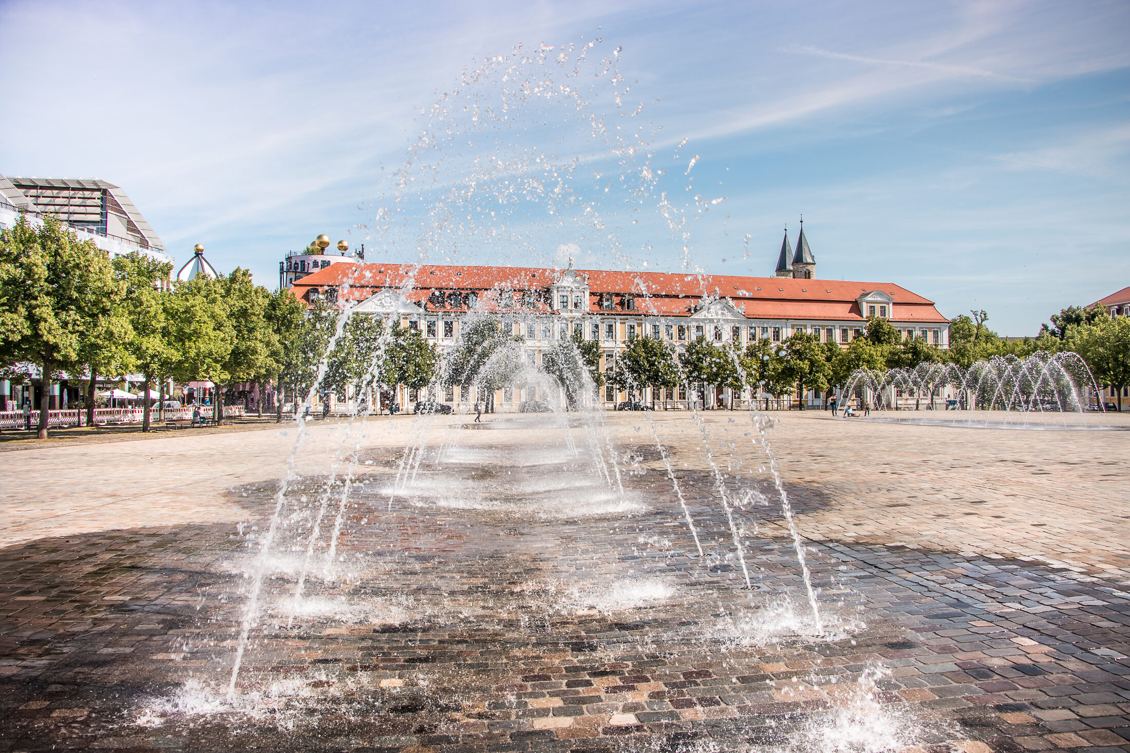 Domplatz und Wasserspiele (Wird bei Klick vergrößert)