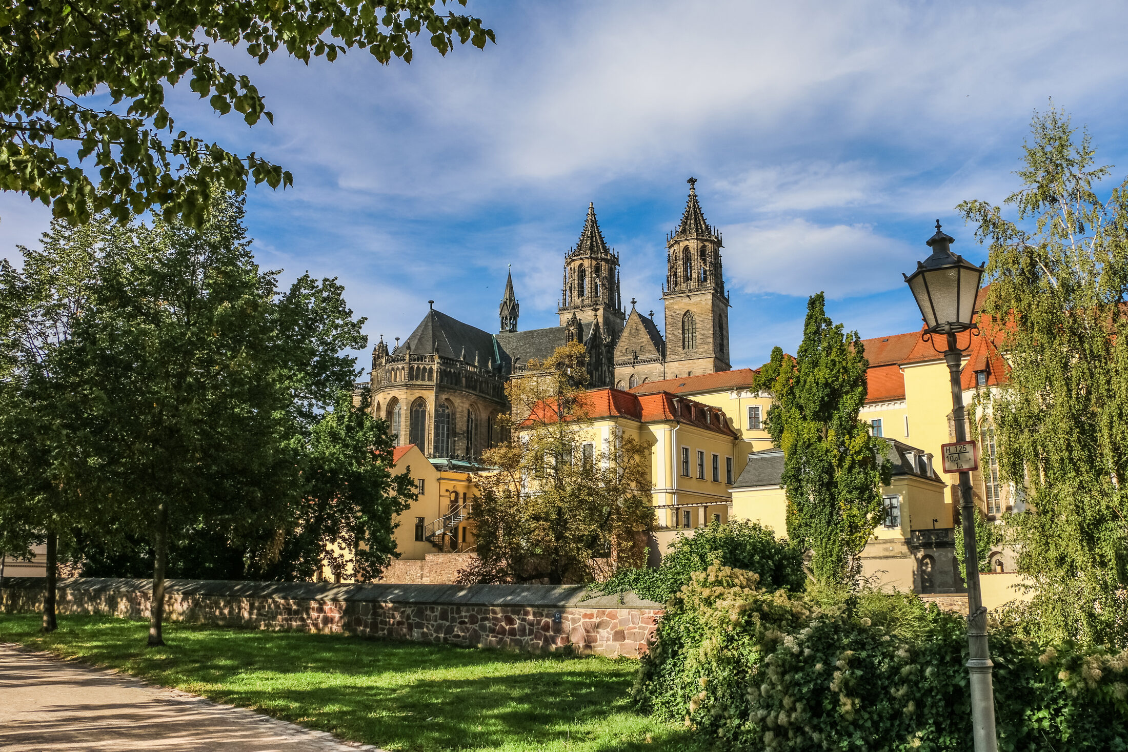 Fürstenwall am Dom (Wird bei Klick vergrößert)