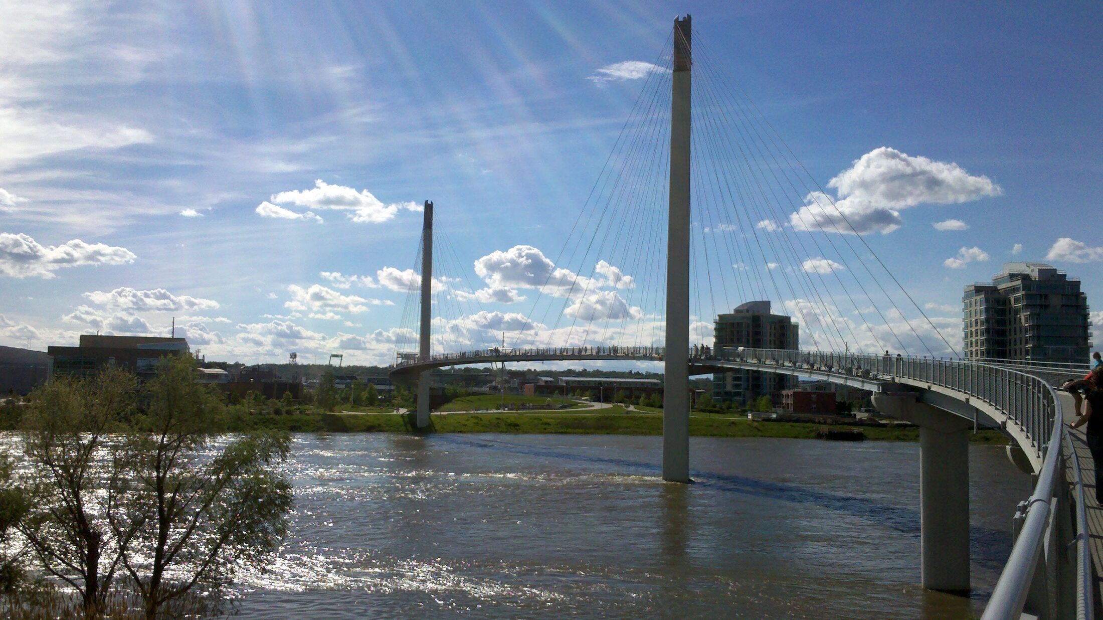 Bob Kerrey Pedestrian Bridge (Wird bei Klick vergrößert)