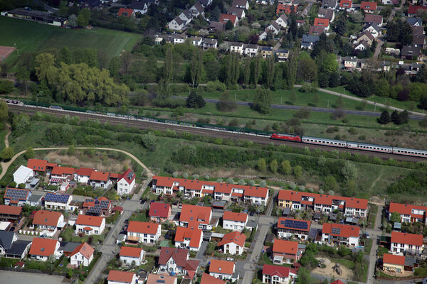 Im Emmerfeld mit Bahnlinie H/HI-BS (Wird bei Klick vergrößert)