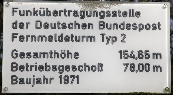 Schild am Fernmeldturm (Wird bei Klick vergrößert)