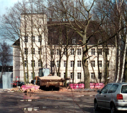 Verwaltungsgebäude der Nimo (Wird bei Klick vergrößert)
