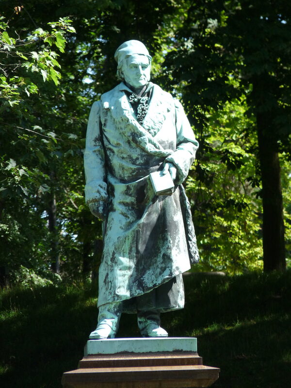 Gaußdenkmal am Gaußberg (Wird bei Klick vergrößert)