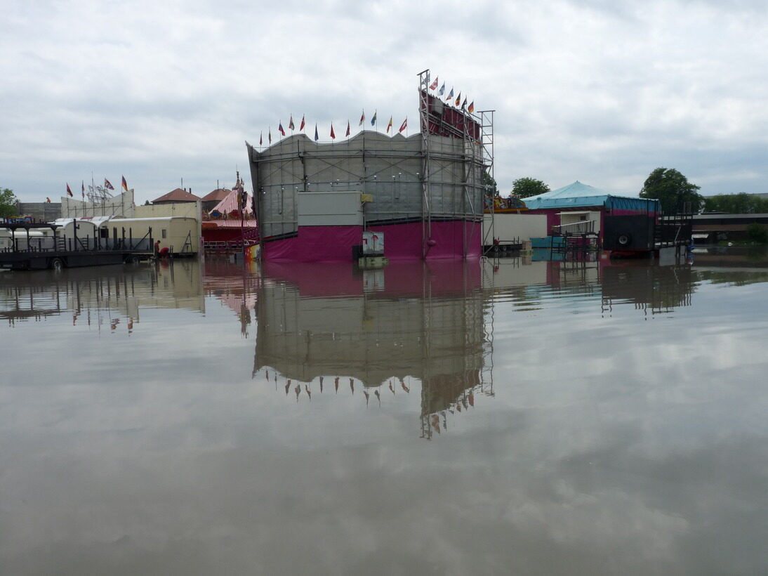 Frühjahrsmesse 2013 mit "Schützensee" (Hochwasser) (Wird bei Klick vergrößert)