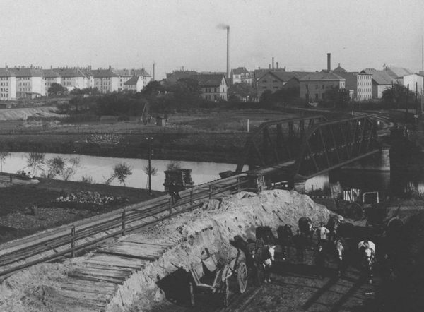 Alte Eisenbahn-Brücke 1914 (Wird bei Klick vergrößert)