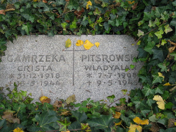 Grabplatte zweier ZwangsarbeiterInnen (Wird bei Klick vergrößert)