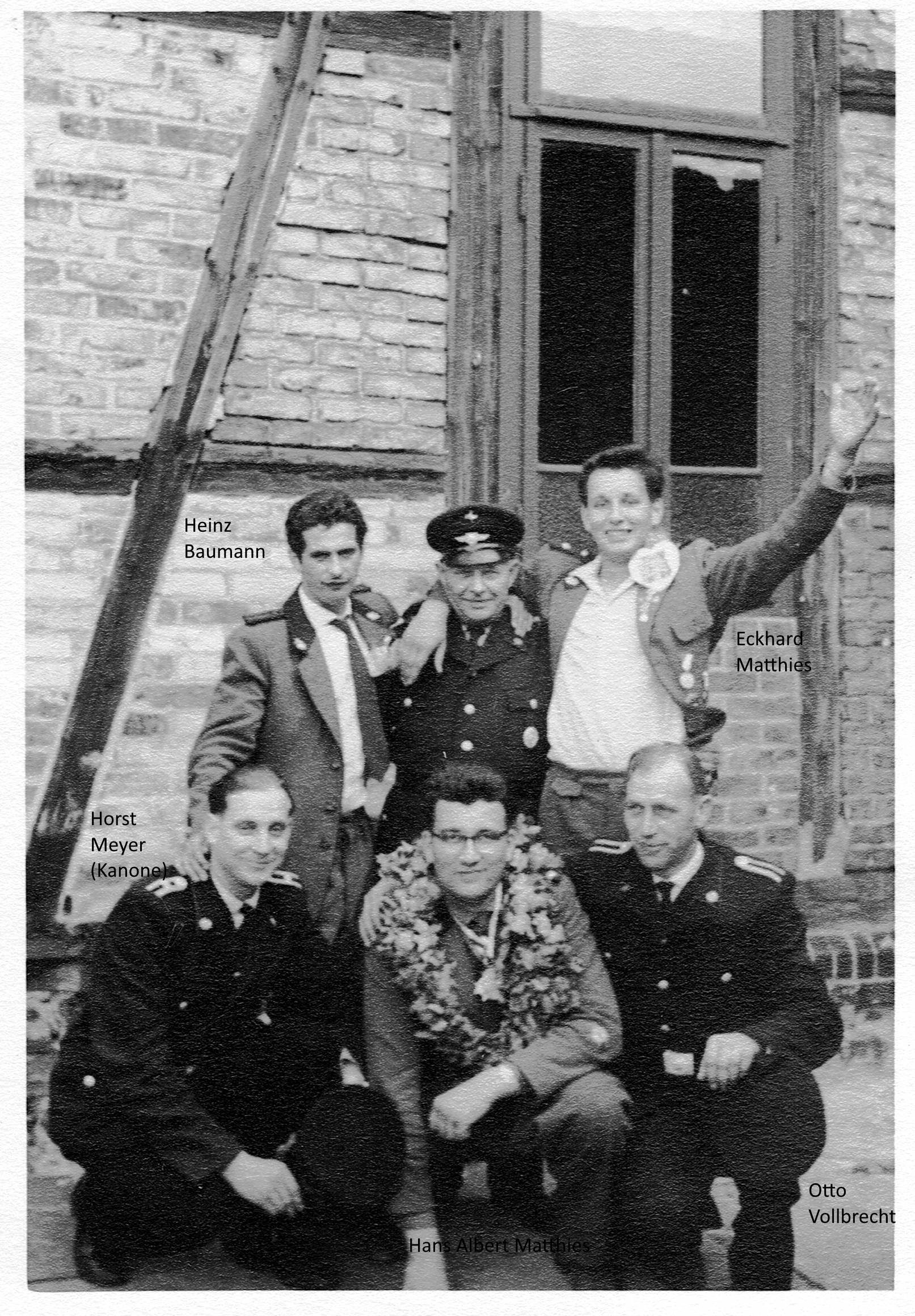 "Kleiner König" 1959 Hans-Albert Matthies mit Freunden (Wird bei Klick vergrößert)