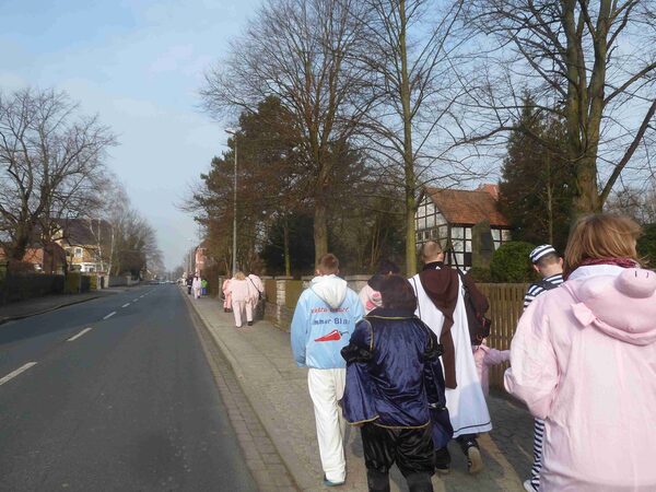 Schweigender Rückmarsch (Wird bei Klick vergrößert)