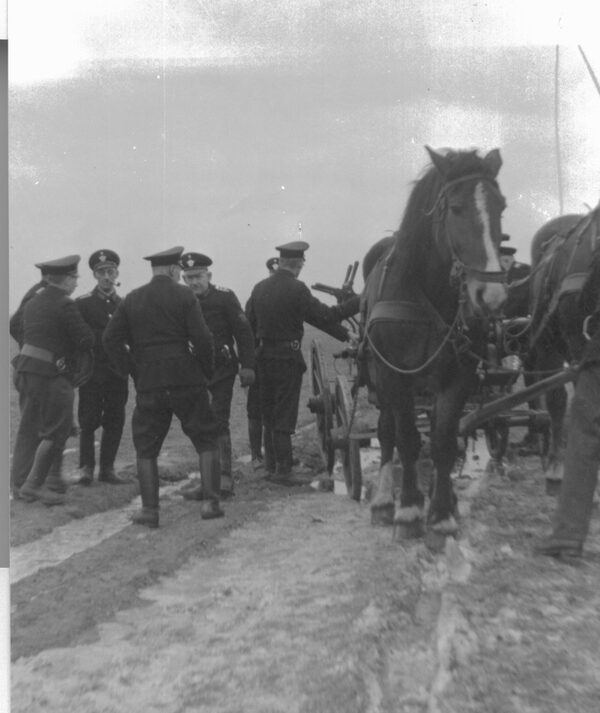 Spritze v. 1879 bei Übung ca. 1938 BILD (Wird bei Klick vergrößert)