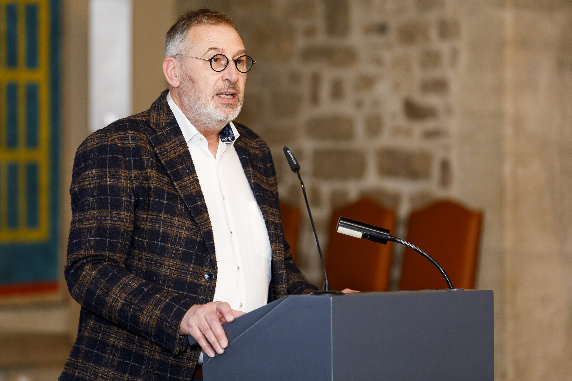 Stadtrat Holger Herlitschke am Rednerpult (Wird bei Klick vergrößert)