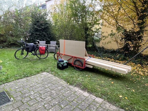 Fahrrad mit Angänger (Wird bei Klick vergrößert)