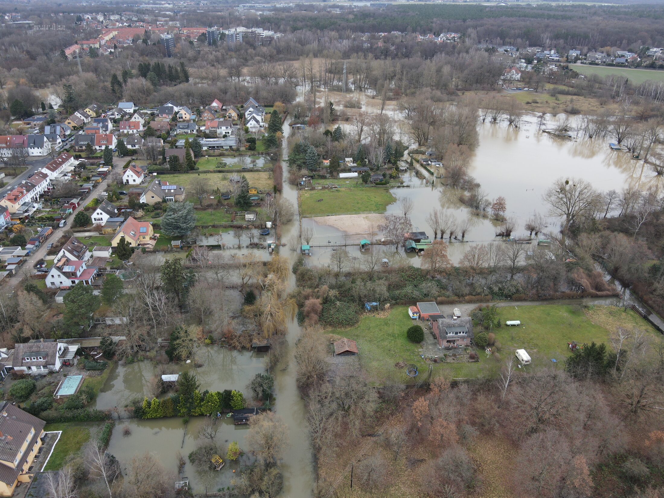 Schuntersiedlung Syltweg mit Mittelriede und Schunter (Wird bei Klick vergrößert)