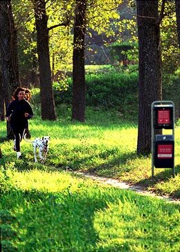 Hundestation in einer Grünanlage (Wird bei Klick vergrößert)