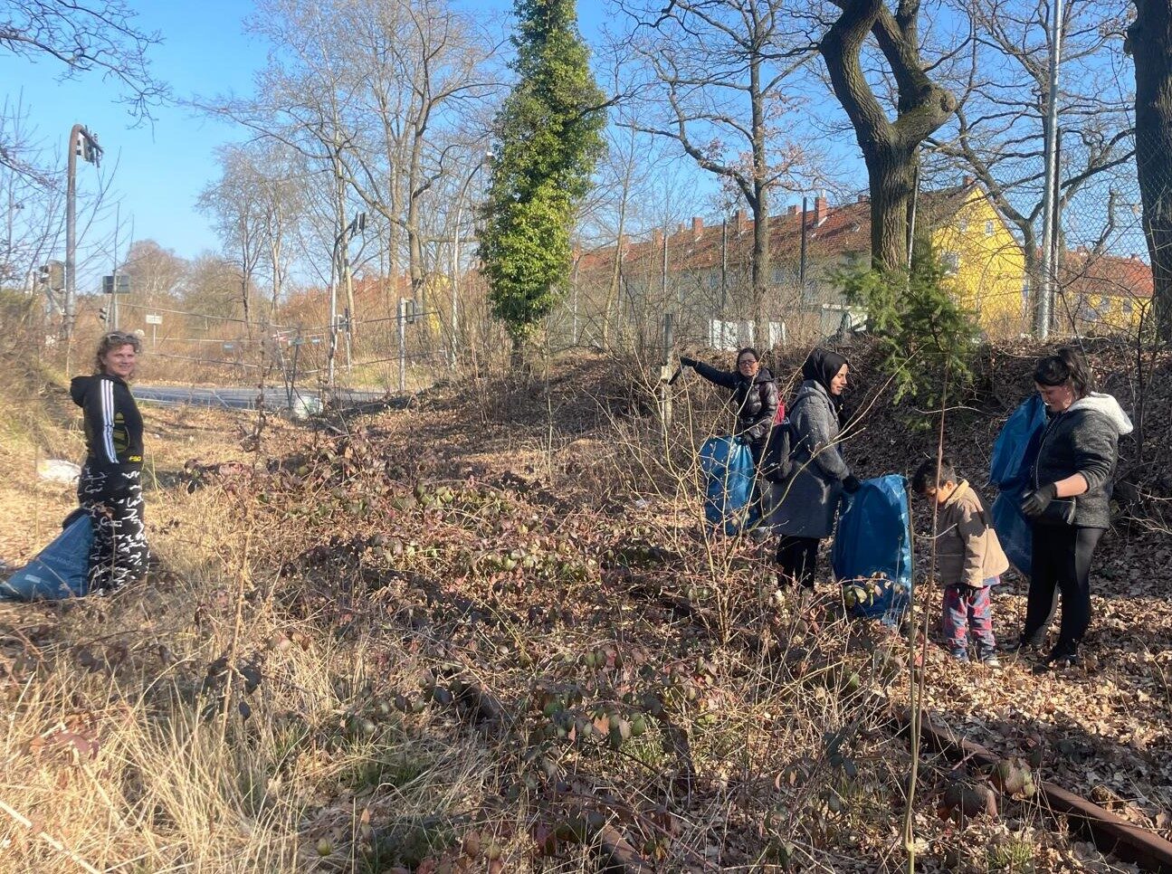 Sammelnde Menschen (Wird bei Klick vergrößert)