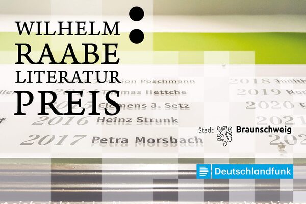 Logo des Wilhelm Raabe-Literaturpreises, der Stadt Braunschweig und Deutschlandfunk vor der Glastafel mit der Auflistung bisheriger Preisträger (Wird bei Klick vergrößert)