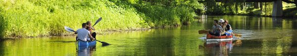 Zwei Kanus auf dem Fluss Oker (Wird bei Klick vergrößert)