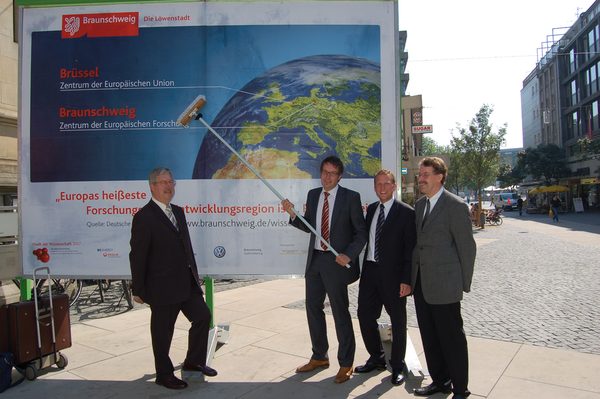 Braunschweiger Wissenschaft, Stadt und Wirtschaft unterstützen die neue Image-Kampagne der Stadt der Wissenschaft 2007: (Wird bei Klick vergrößert)