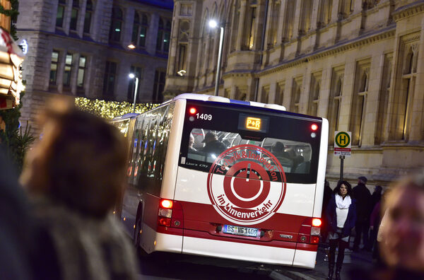 Mit dem zusätzlichen Park & Ride-Service gelangen Besucherinnen und Besucher bequem und stressfrei in die Innenstadt – an allen Samstagen im Dezember und nach den Feiertagen noch bis zum 29. Dezember. (Wird bei Klick vergrößert)