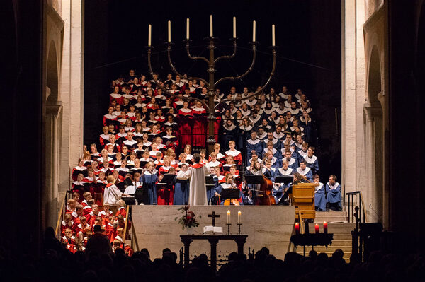 Gemeinsam auf das Fest einstimmen: Den Braunschweiger Weihnachtsmarkt begleitet ein abwechslungsreiches kostenfreies Musik- und Kulturprogramm. (Wird bei Klick vergrößert)
