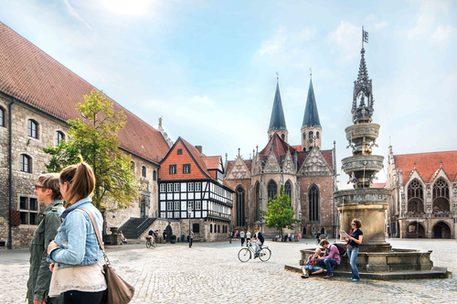 Auf dem Altstadtmarkt ist die hansische Geschichte der Löwenstadt immer noch lebendig – mehr darüber erfahren Neugierige bei der Führung „Braunschweig – Hansestadt an der Oker“ am 28. und 29. Mai.