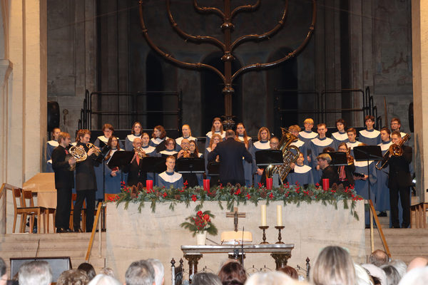 Die Weihnachtskulturwoche im Dom St. Blasii sorgt vom 10. bis zum 18. Dezember mit festlichen Konzerten für eine stimmungsvolle Vorweihnachtszeit. (Wird bei Klick vergrößert)