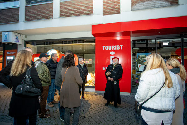 Gut gebuchte Stadtführung: Der Mumme-Braumeister erzählte auf der Mumme-Führung vom Braunschweiger Traditionsprodukt und der Hansezeit. (Wird bei Klick vergrößert)