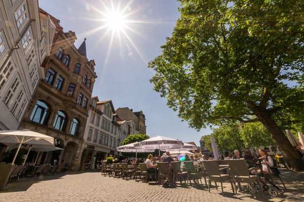 Ab dem 1. April laden die Freisitzflächen in der Braunschweiger Innenstadt zum Verweilen ein. (Wird bei Klick vergrößert)