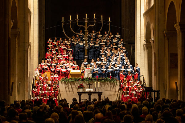 Für eine stimmungsvolle Vorweihnachtszeit sorgt vom 8. bis zum 19. Dezember die 15. Weihnachtskulturwoche im Dom St. Blasii. (Wird bei Klick vergrößert)