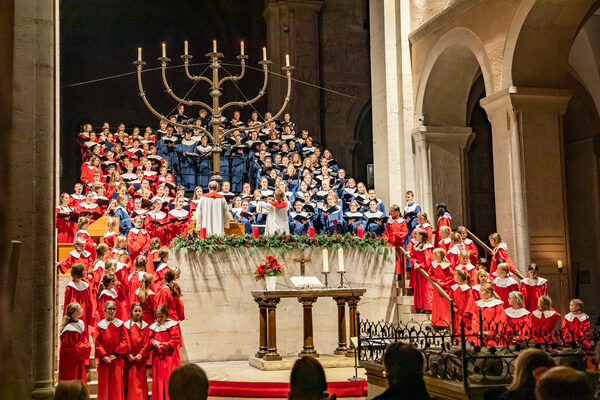 Ein kultureller Höhepunkt in der Vorweihnachtszeit: Am 8. Dezember beginnt die 15. Weihnachtskulturwoche im Dom St. Blasii. (Wird bei Klick vergrößert)