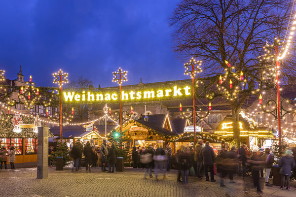 Die letzten Tage des Braunschweiger Weihnachtsmarktes sind angebrochen und warten wieder mit einem attraktiven Programm für Groß und Klein auf. (Wird bei Klick vergrößert)