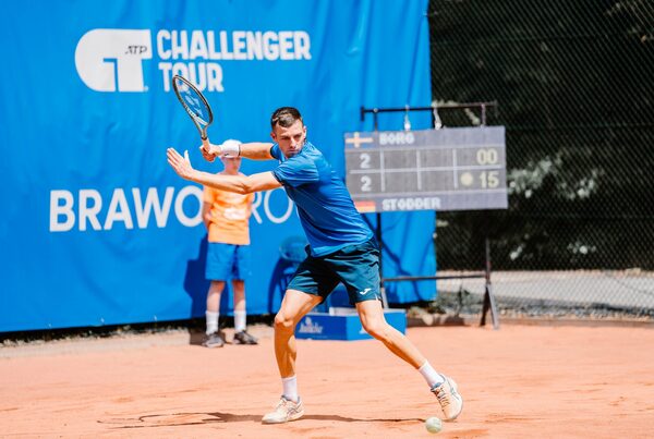 Spitzensport im Bürgerpark: Vom 3. bis zum 12. Juli messen sich beim „ATP Challenger Brawo Open“ tagsüber die Tennisprofis, während abends Musikerinnen und Musiker wie Milow, die No Angels und Beatrice Egli für Festivalstimmung sorgen. (Wird bei Klick vergrößert)