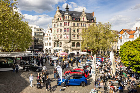 Der Stadtfrühling lädt am 26. und 27. April zum Verweilen und Stöbern auf die Mobilitätsmesse unter freiem Himmel in die Braunschweiger Innenstadt ein.