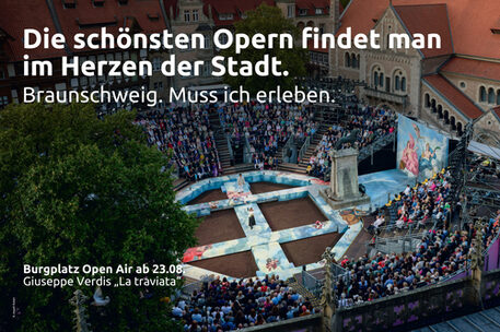 Mit der neuen überregionalen Kampagne „Braunschweig. Muss ich erleben“ werben das Stadtmarketing und der ATB für Braunschweig als Ziel für Städtereisen – zum Beispiel, um das Burgplatz Open Air zu besuchen.