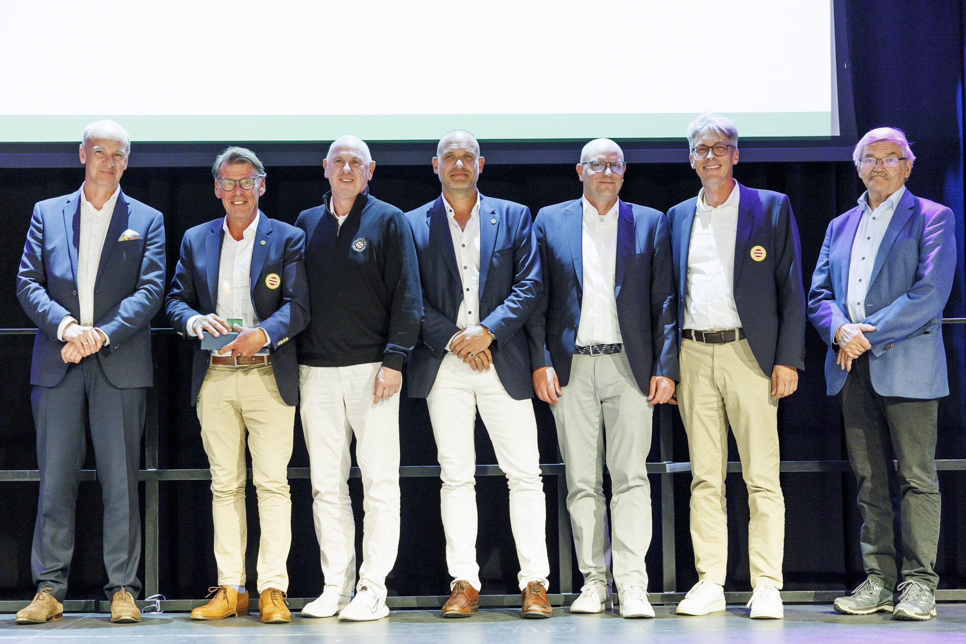 Das Bild zeigt die Ehrung des Golf Klub AK 50. (Wird bei Klick vergrößert)