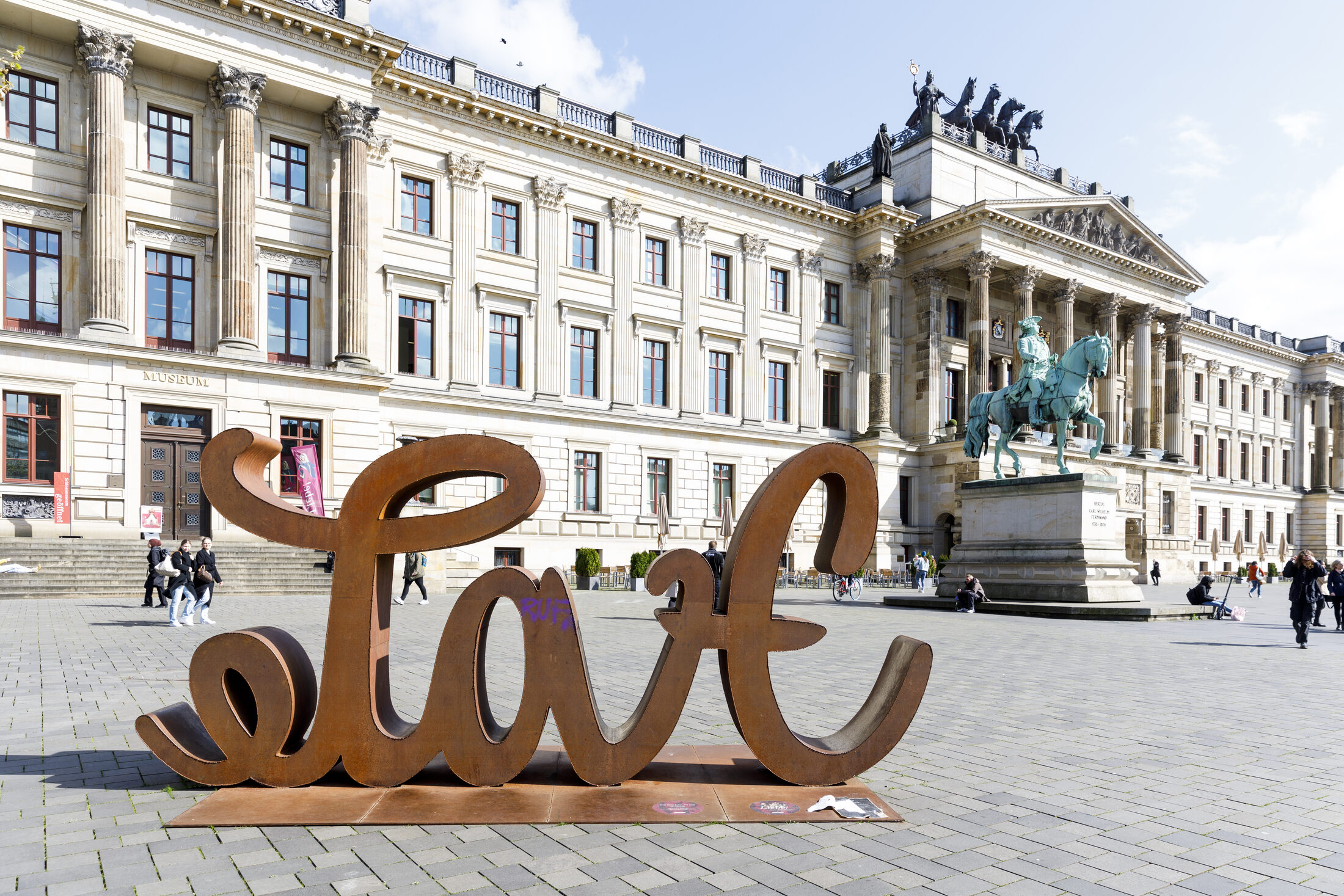 Schlossplatz (Wird bei Klick vergrößert)